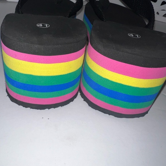 Colorful Platform Sandals - Picture 2 of 4